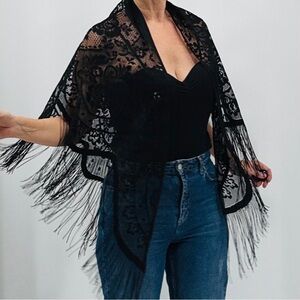 Vintage 70’s Crochet Needlepoint Floral Print Fringe Tassel Piano Shawl Shrug